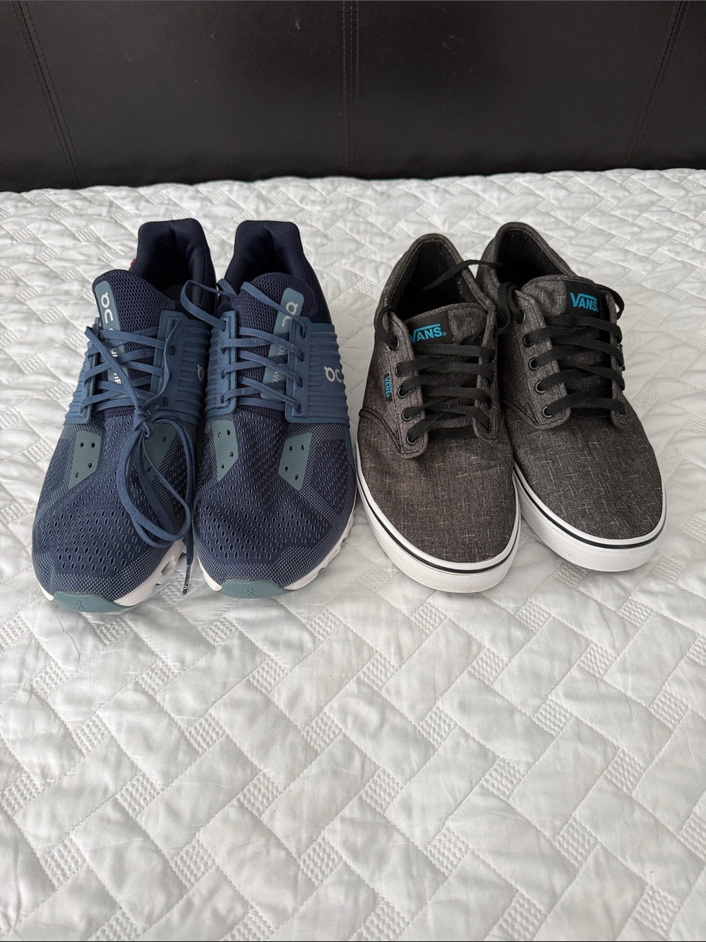 On Running Men's Navy and Light Blue Athletic Sneakers